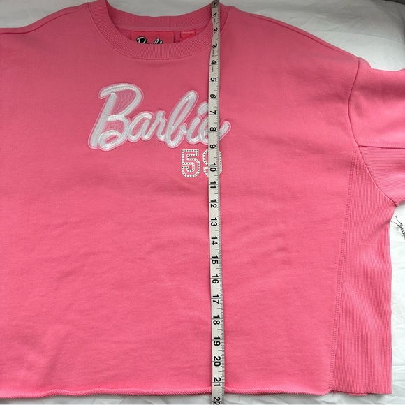 Forever 21 Plus Barbie Cropped Sweatshirt Pink Crewneck + Barbie Keychain - Picture 7 of 11